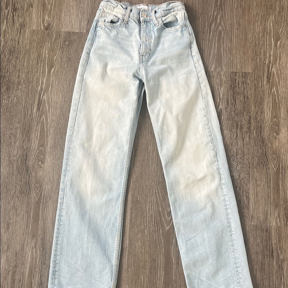 Zara women’s Light Blue Straight Jeans